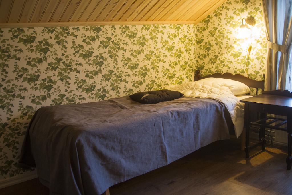 Hallebergs Bed&Breakfast Skara Esterno foto