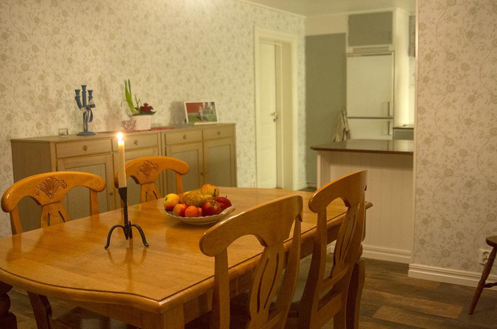 Hallebergs Bed&Breakfast Skara Esterno foto