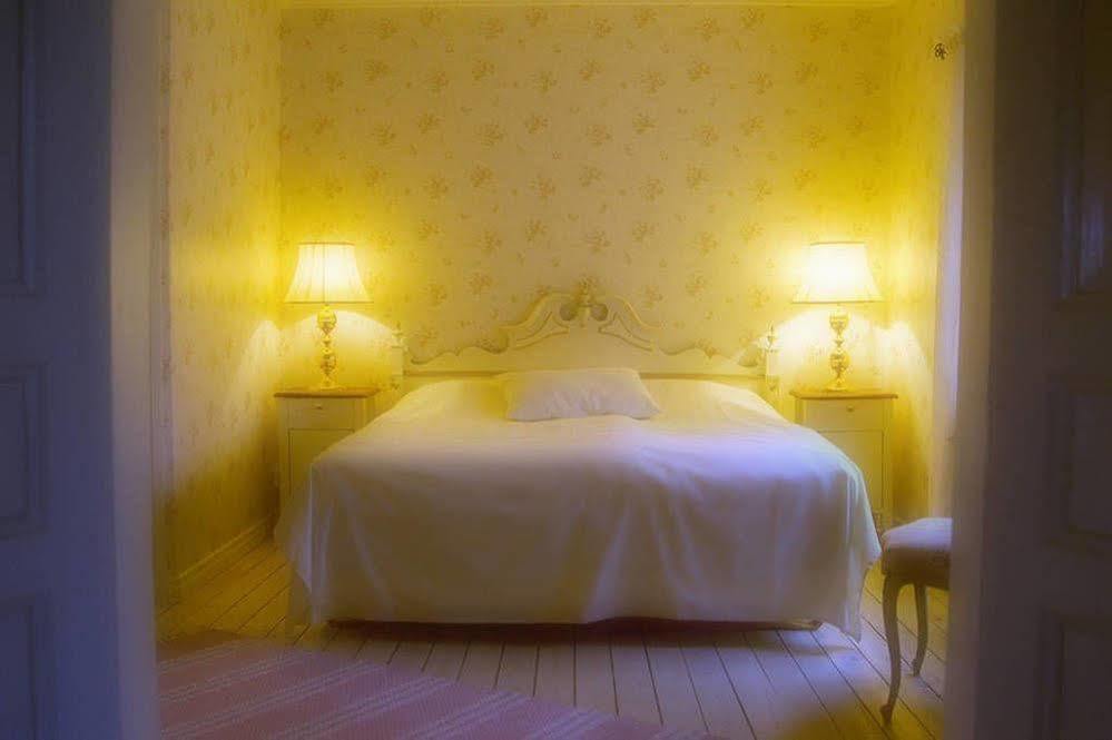 Hallebergs Bed&Breakfast Skara Esterno foto
